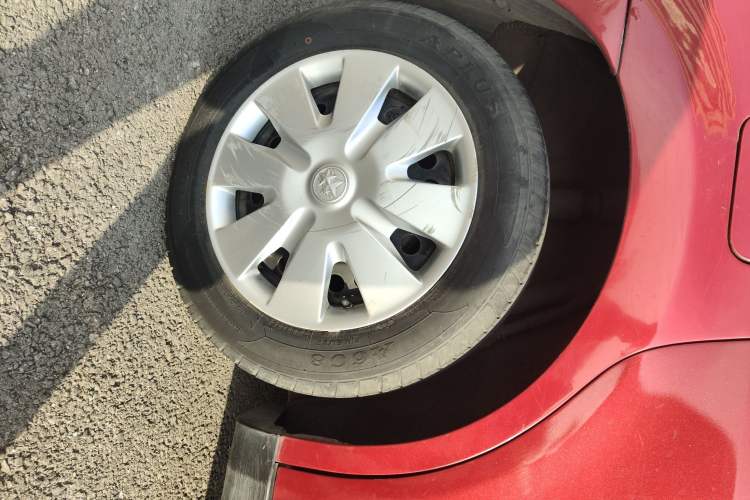 Used Venucia R50 2014 1.6L Automatic Splendid Edition
