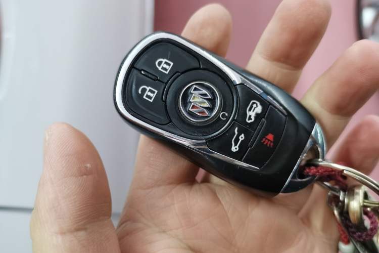 Used Buick GL8 2023 Land Executive Class Deluxe Model