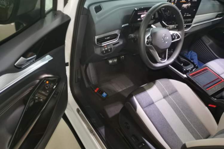 Used Volkswagen ID.4 CROZZ 2024 PURE+ model