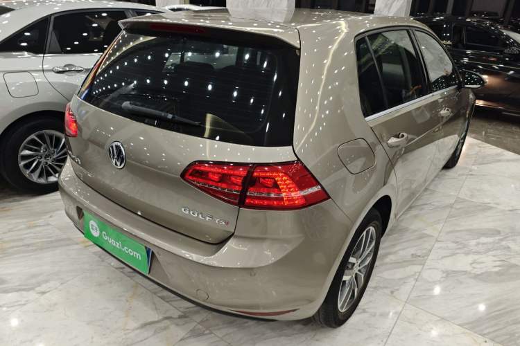 Used Volkswagen Golf 2016 230TSI Automatic Luxury Version
