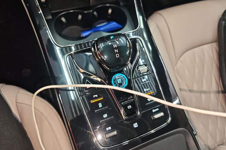 Used BYD Han 2024 EV Glory Edition 605KM Front-Wheel-Drive Premium Model
