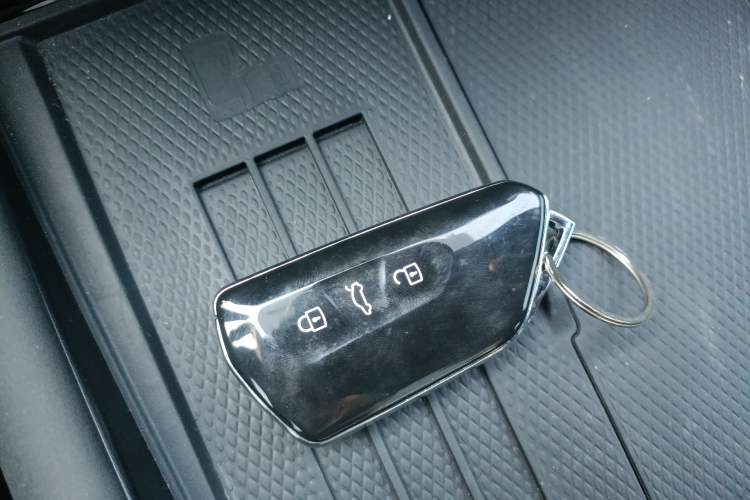 Used Volkswagen ID.UNYX 2024 Pro Long-Range Version
