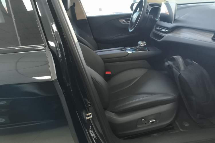 Used Hongqi E-QM5 2024 610 km PLUS
