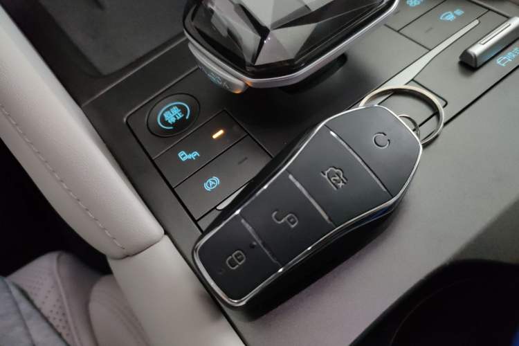 Used BYD Yuan UP 2024 401KM Beyond Edition
