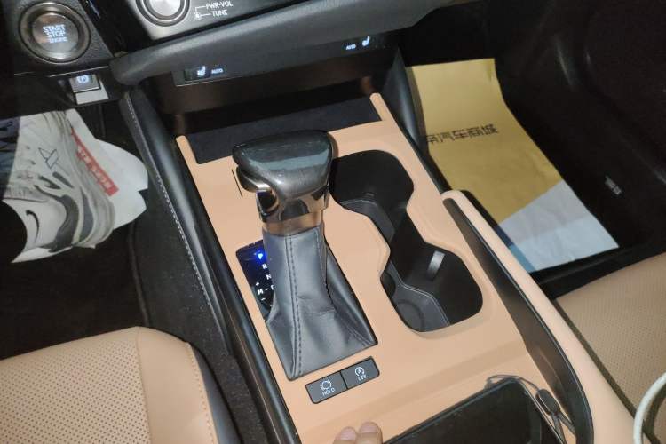 Used Lexus ES 2023 200 Excellence Edition
