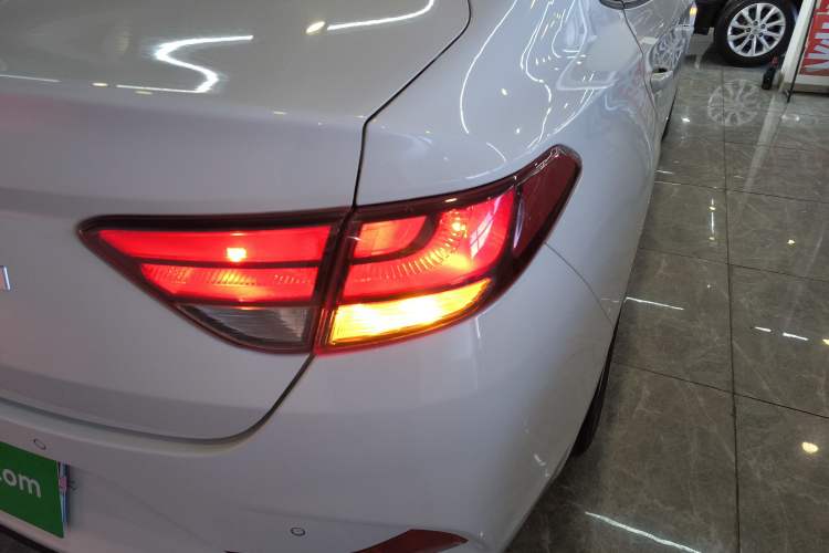 Used Hyundai Celesta 2020 1.6L Automatic GL Enjoyable Edition