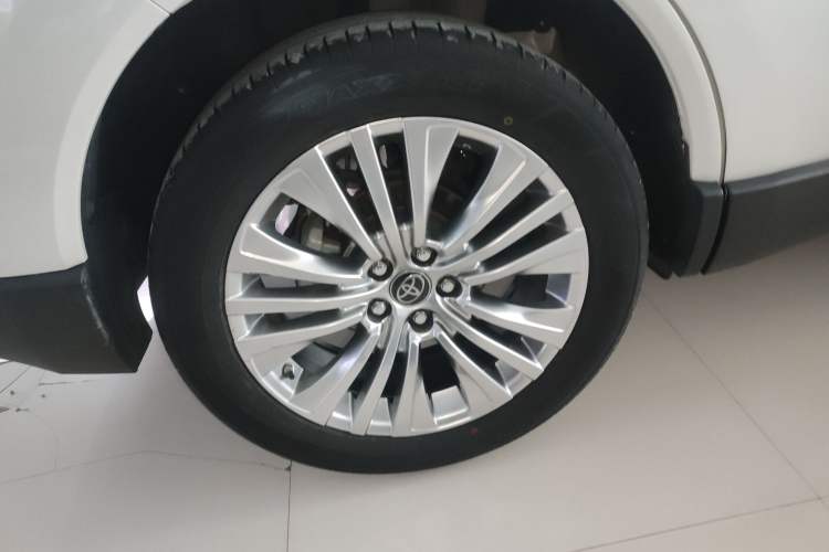 Used Toyota Harrier 2023 2.0L CVT Two-Wheel Drive Deluxe Edition