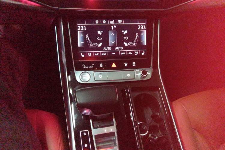 Used Audi Q8 2019 55 TFSI Luxury Dynamic Model