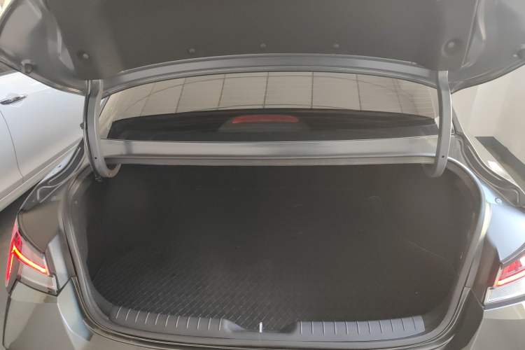 Used Hyundai Elantra 2023 1.5L CVT LUX Prestige Edition