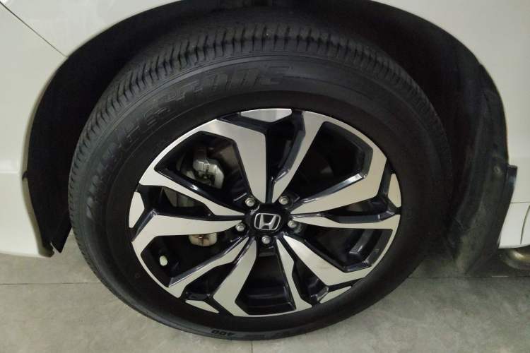 Used Honda UR-V 2017 240TURBO Two-Wheel Drive Luxury Edition China V
