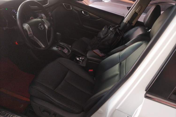 Used Nissan X-Trail 2014 2.5L CVT Leading Edition 4WD