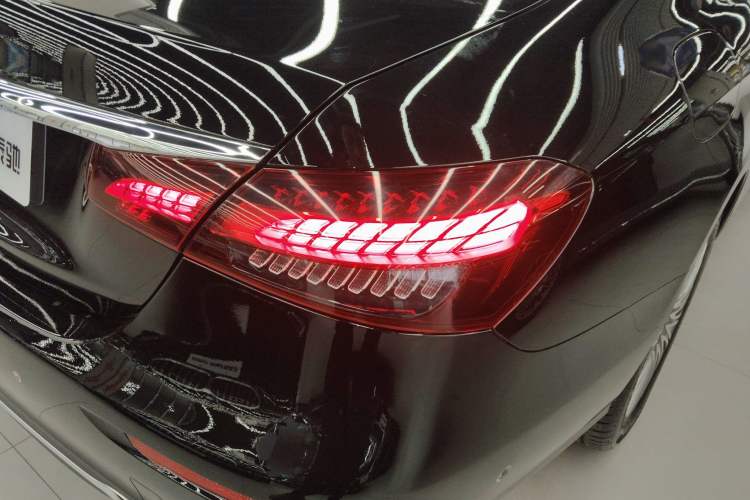 Used Mercedes-Benz E-Class 2022 Second Facelift E 300 L Luxury Edition
