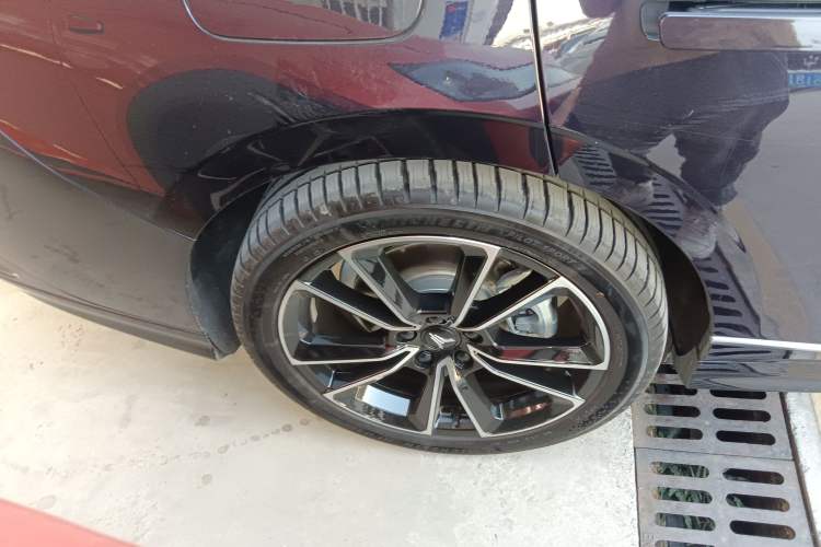 Used VOYAH PASSION 2024 PHEV Four-Wheel Drive Ultra-Long Range Flagship Model
