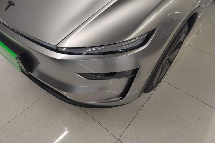 Used Tesla Model Y 2025 Rear-Wheel-Drive Version