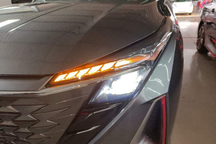 Used Oshan Z6 2022 Blue Whale 1.5T DCT Smart Edition
