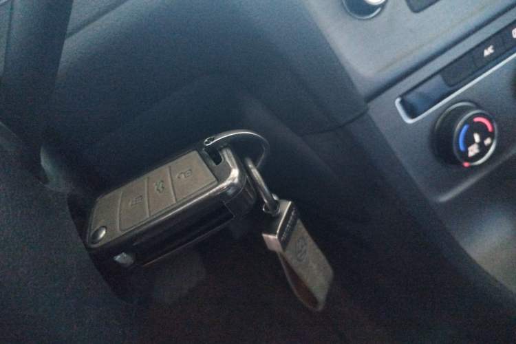 Used Volkswagen Golf 2015 1.2TSI Automatic Comfort Model
