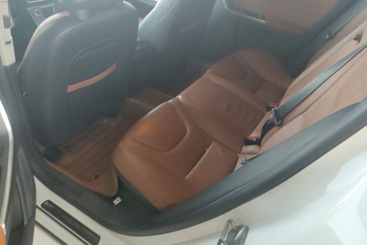 Used Volvo S60 2015 S60L 2.0T Zhiyuan Edition