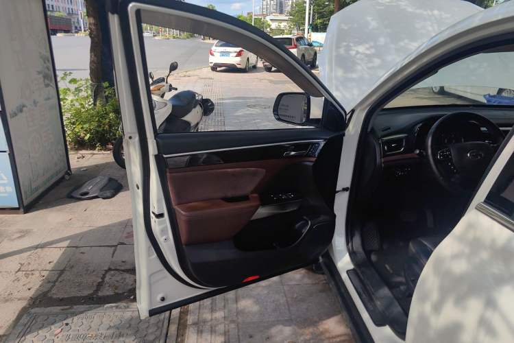 Used GAC Trumpchi GS8 2017 320T Two-Wheel Drive Luxury Smart Connectivity Version (7 Seats)
