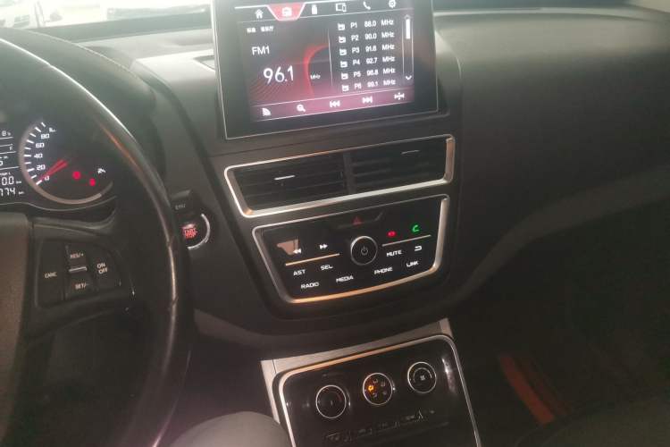 Used Bestune X40 2019 1.6L Manual Luxury Edition China V
