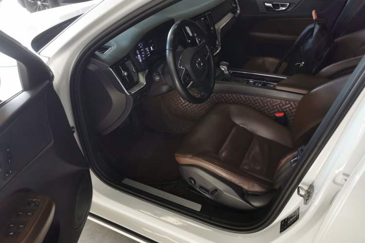 Used Volvo S60 2020 T4 Zhiyi Luxury Edition