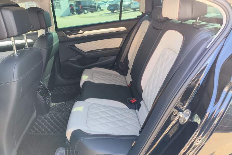 Used Volkswagen Magotan 2023 2 Million Units Limited-Edition 380TSI DSG Flagship Version
