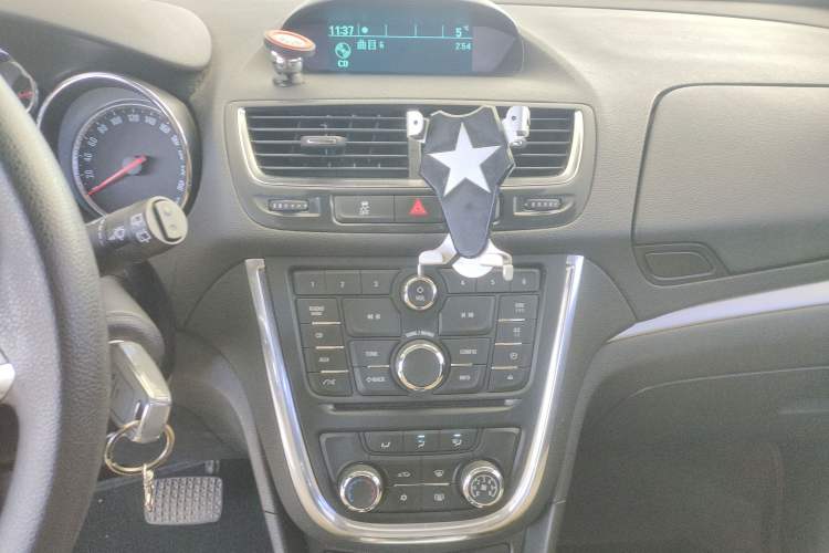 Used Buick Encore 2015 1.4T Automatic Two-Wheel Drive Urban Elite Version
