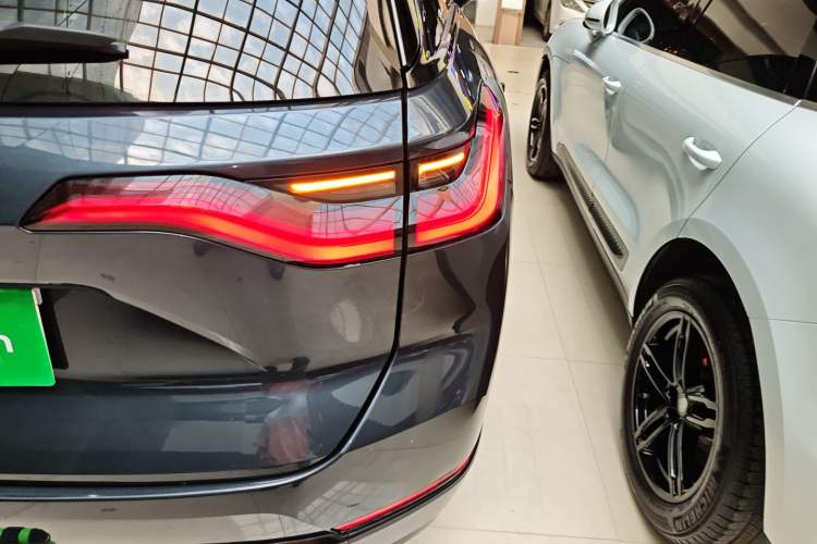 Used Nio ES8 2020 580 km Range Signature Edition Six-Seater Version
