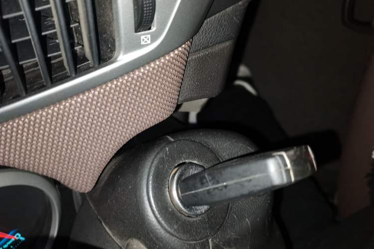 Used Chevrolet Cruze 2015 Hatchback 1.6L Manual Comfort Edition