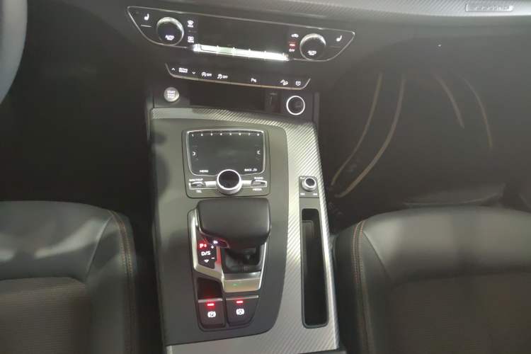 Used Audi Q5L 2018 45 TFSI Prestige Fashion Edition China V Emission Standard
