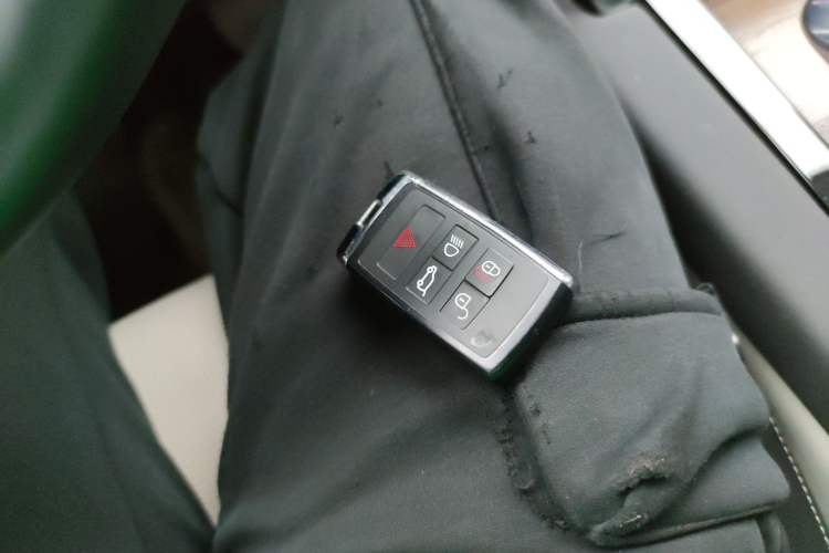 Used Land Rover Discovery Sport 2020 249 PS R-Dynamic Performance Tech Edition 7 Seats
