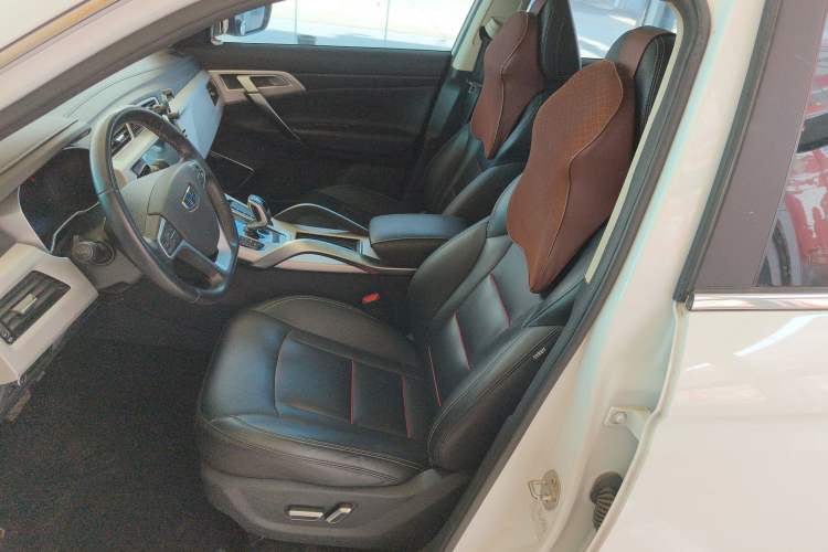 Used Geely Auto Emgrand X7 Sport 2020 1.8TD DCT Two-Wheel Drive Smart Connect 4G-Enabled Version
