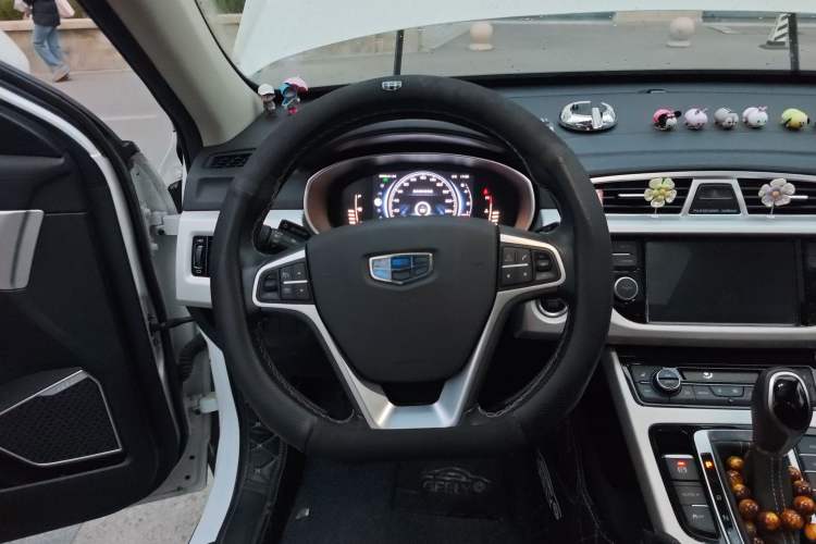 Used Geely Auto Emgrand X7 Sport 2018 1.8TD Automatic Two-Wheel Drive Smart Connect 4G Internet Edition
