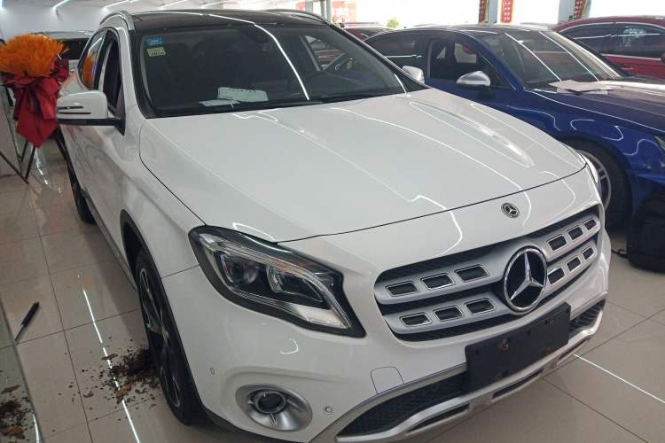 Used Mercedes-Benz GLA 2017 GLA 220 4MATIC Fashion Model
