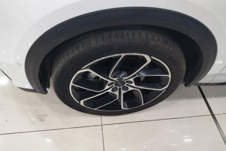 Used Lynk & Co 05 2020 2.0TD Two-Wheel Drive Shine Halo
