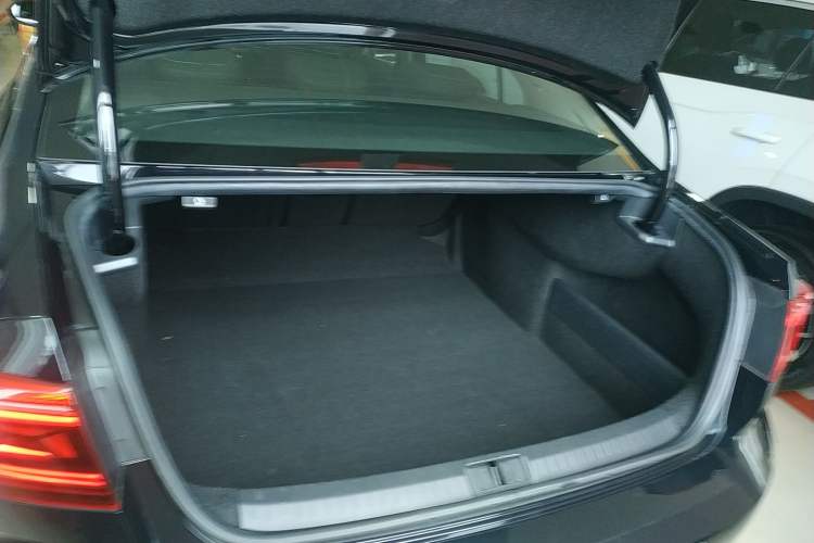 Used Volkswagen Magotan 2020 330TSI DSG Leading Model
