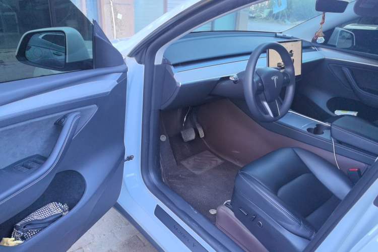 Used Tesla Model Y 2024 Rear-Wheel-Drive Version
