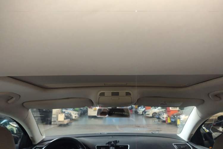 Used Volkswagen Magotan 2015 Facelift 1.8TSI Luxury Model
