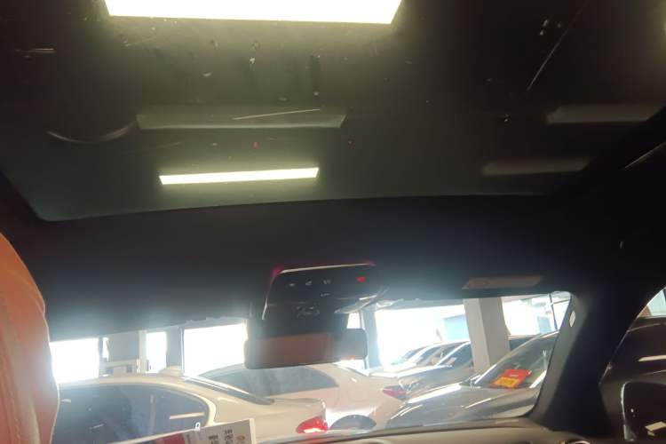 Used Mercedes-Benz GLC 2023 Facelifted GLC 300 L 4MATIC Luxury Version 5 Seats