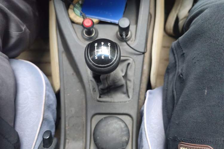 Used Wuling Hongguang 2014 1.2L Standard Model China IV
