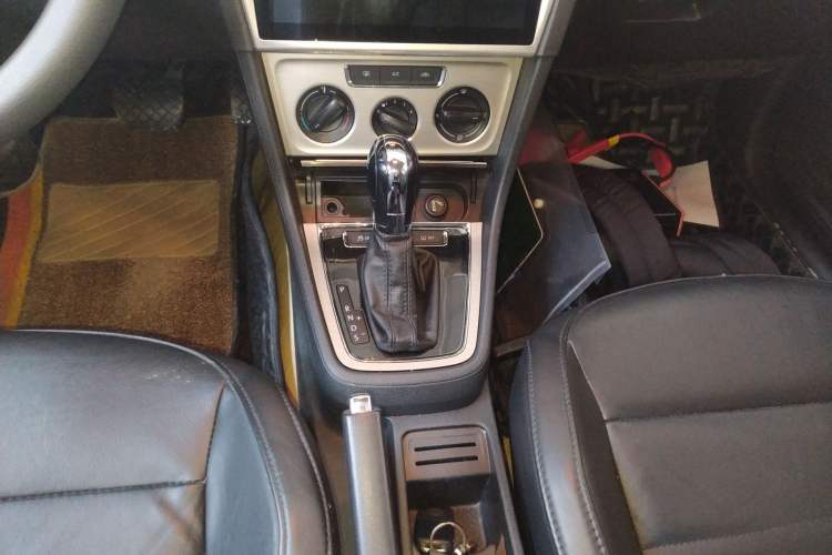 Used Volkswagen Lavida 2013 Restyled Classic 1.6L Automatic Comfort Edition