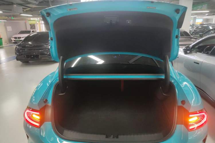 Used  SU7 2024 Four-Wheel Drive Ultra-Long Range Advanced Intelligent Driving Max Edition
