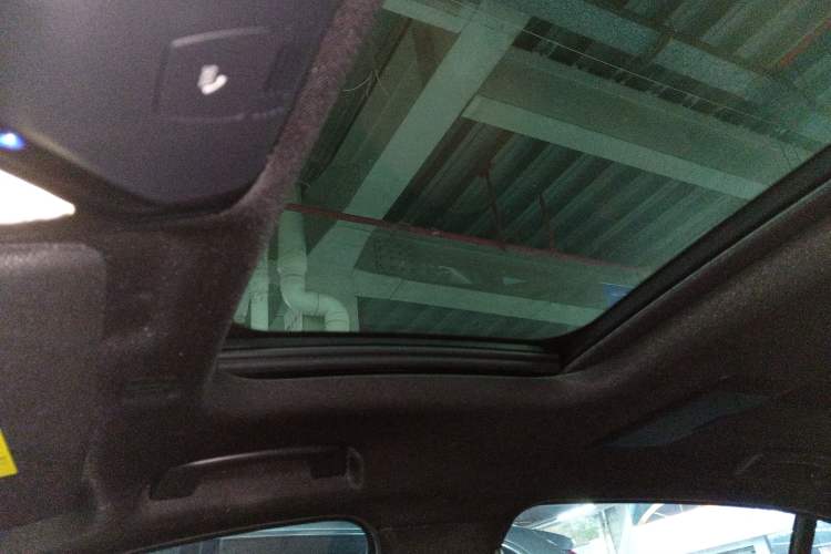 Used BMW 5 Series 2019 Facelifted 530Li Leading Edition M Sport Package
