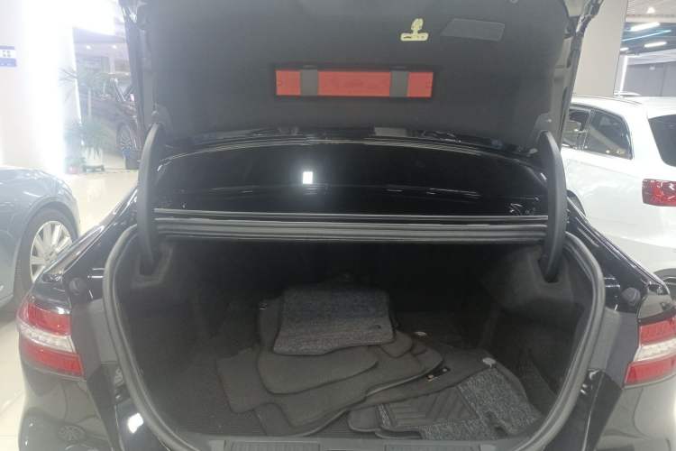 Used Ford Taurus 2019 EcoBoost 245 Vignale Deluxe Edition
