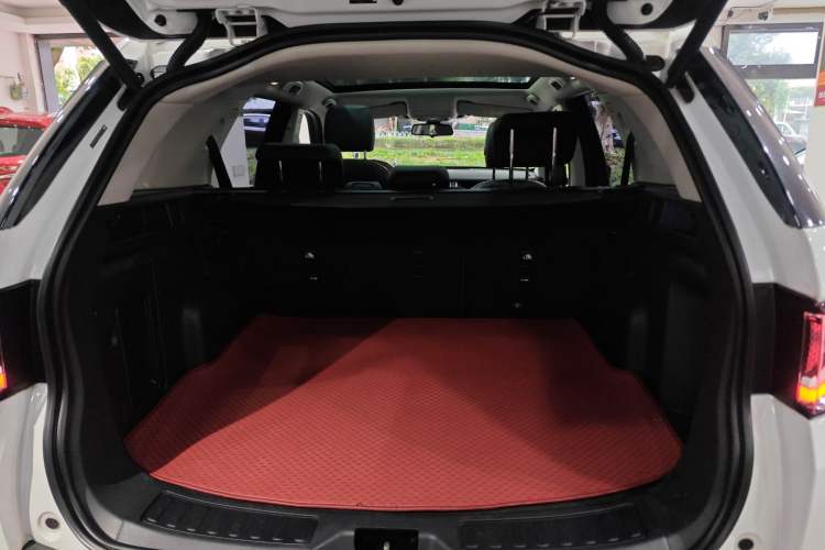 Used Land Rover Discovery Sport 2019 240 PS PURE Edition China VI Standard
