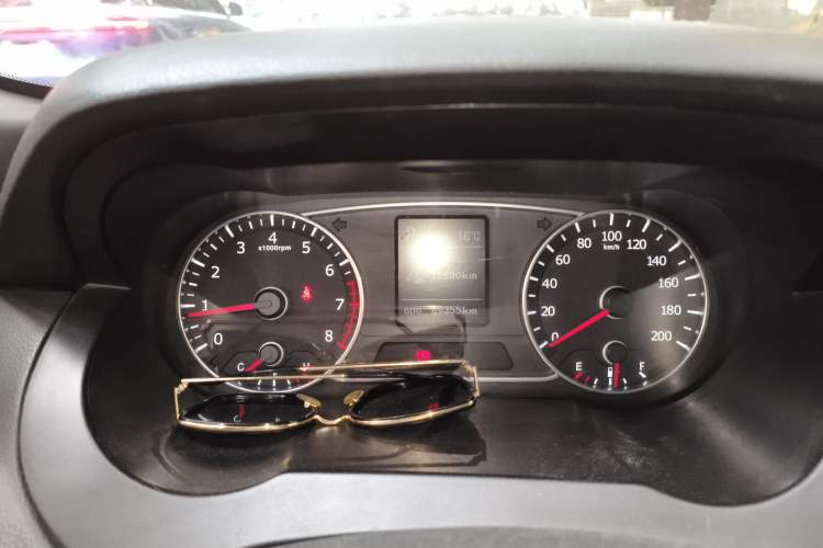 Used Land X7 2015 2.0T Panoramic Prestige Edition
