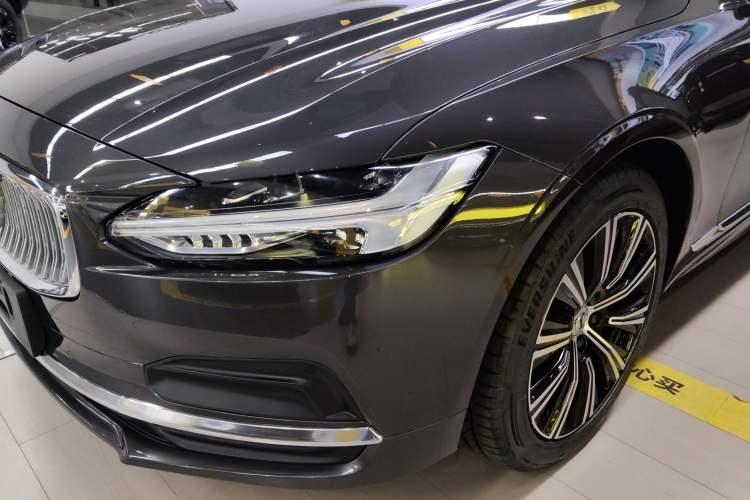 Used Volvo S90 2022 B5 Zhiyi Luxury Edition
