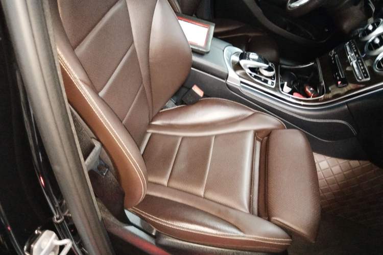 Used Mercedes-Benz GLC 2017 GLC 260 4MATIC Luxury Model
