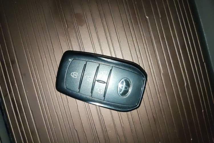 Used Toyota Granvia 2024 2.5L Hybrid Comfort Edition
