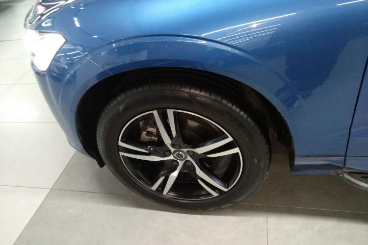 Used Volvo XC60 2019 T5 4x4 Smart & Dynamic Sport Edition China VI Standard
