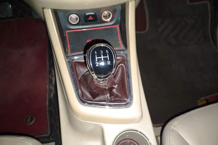 Used Baojun 730 2014 1.5L Manual Luxury Navigation ESP Version 7 Seats